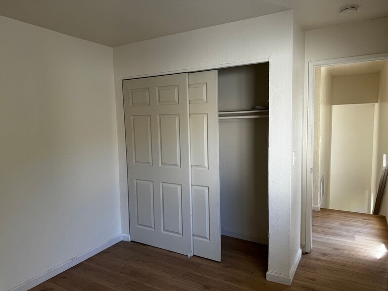 Building Photo - 6284 Porterfield Ct