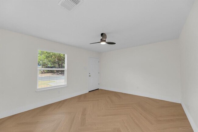 Building Photo - 1008 Wilks Ave