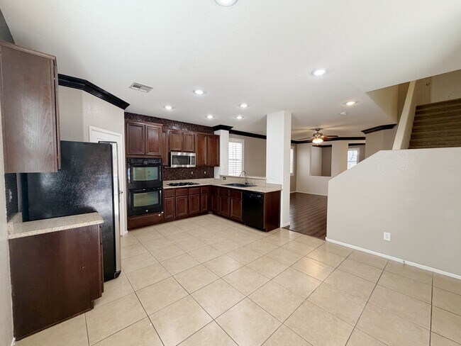 Building Photo - 7209 Huckaby Ave