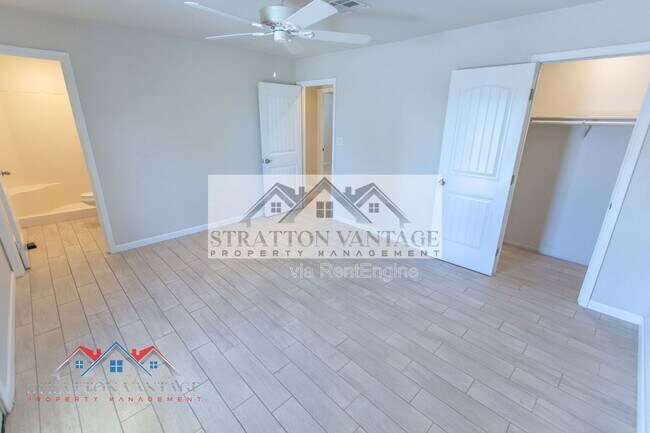 Building Photo - 11033 N Geronimo Dr