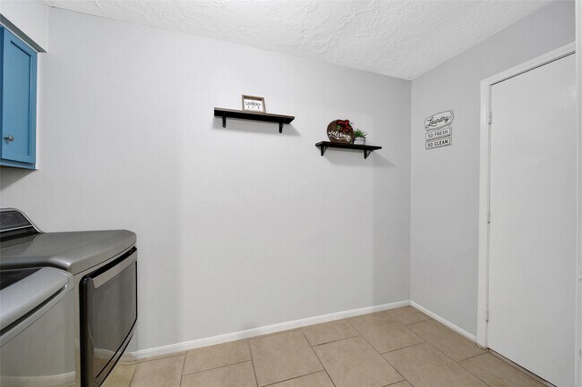 Building Photo - 31723 Ironwood Dr