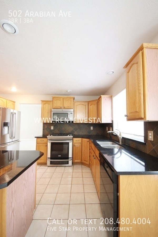 Building Photo - Stunning, Large Home in Highland Area! Vis...