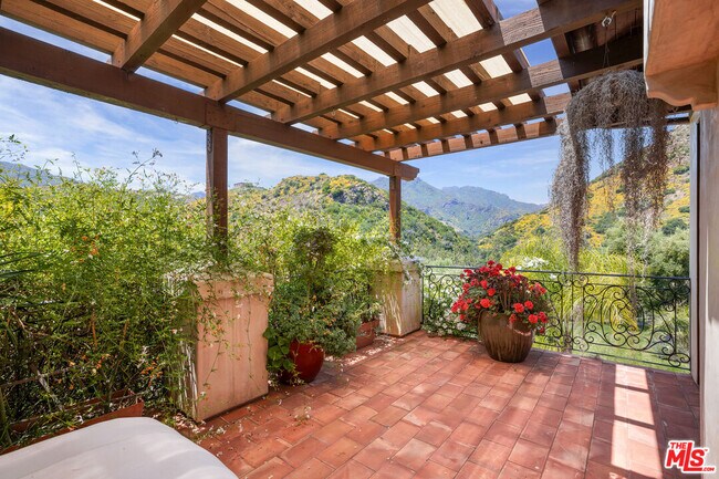 Building Photo - 31823 Lobo Canyon Rd