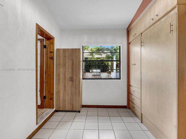 Building Photo - 7457 SW 112th Pl