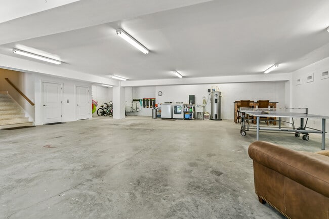Building Photo - 681 Ocean Palm Way