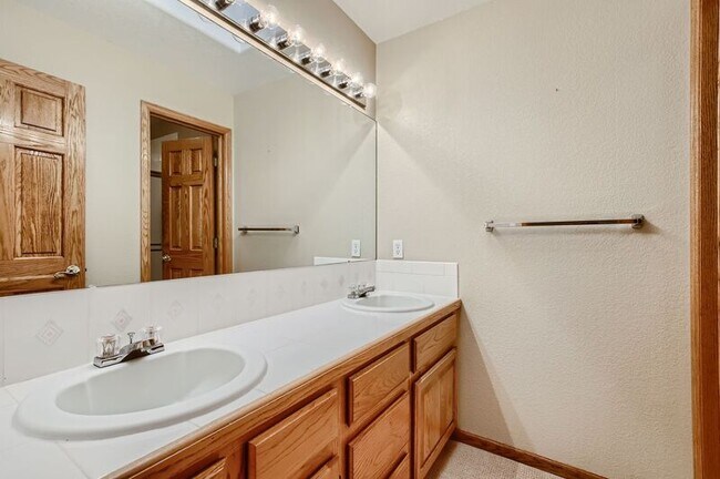 Building Photo - 6787 Snead Ct