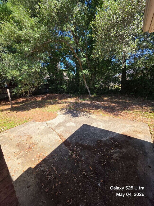 Building Photo - 4608 Scarlet Dr E