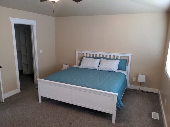 MBR - 122 S Tamarak Cir