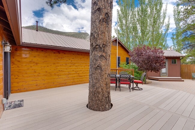 Building Photo - Peaceful Mountain Retreat with Stunning Views in Mount Charleston!