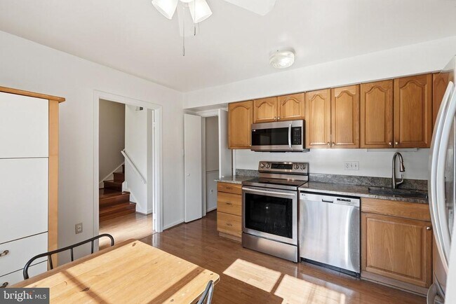 Building Photo - 3695 Persimmon Cir