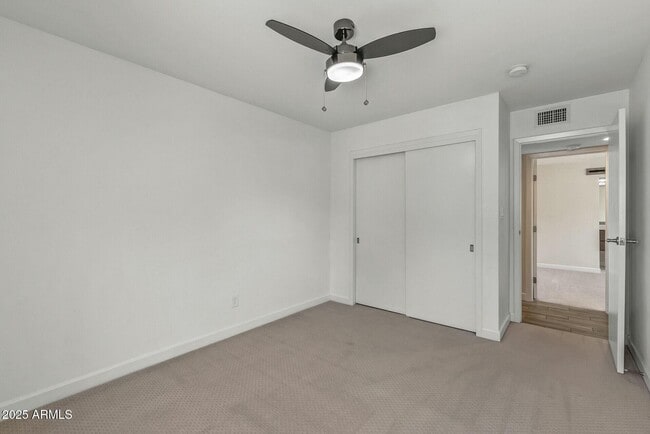 Building Photo - 5247 N 8th Pl