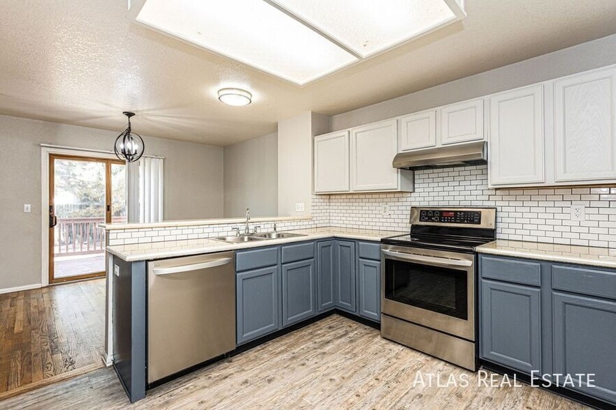 Building Photo - 5045 Sweetgrass Ln
