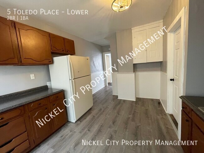 Building Photo - 5 Toledo Pl