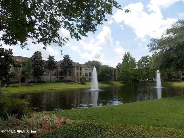 Building Photo - 7800 Point Meadows Dr
