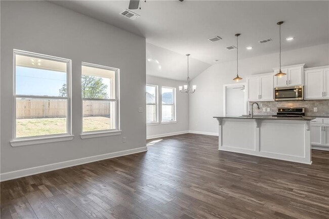 Building Photo - 15732 Potomac Dr