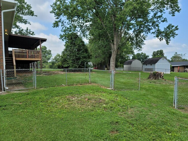 Building Photo - Freshly Renovated Rancher!