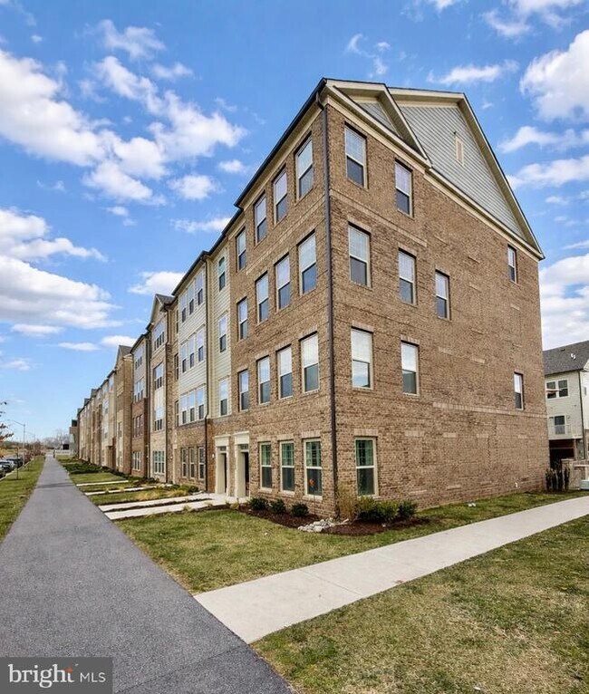 Building Photo - 9584 Fields Rd