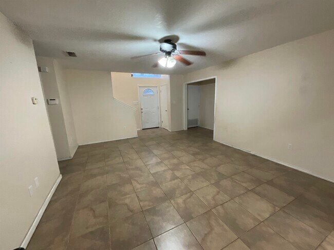 Building Photo - 915 Rutledge Dr