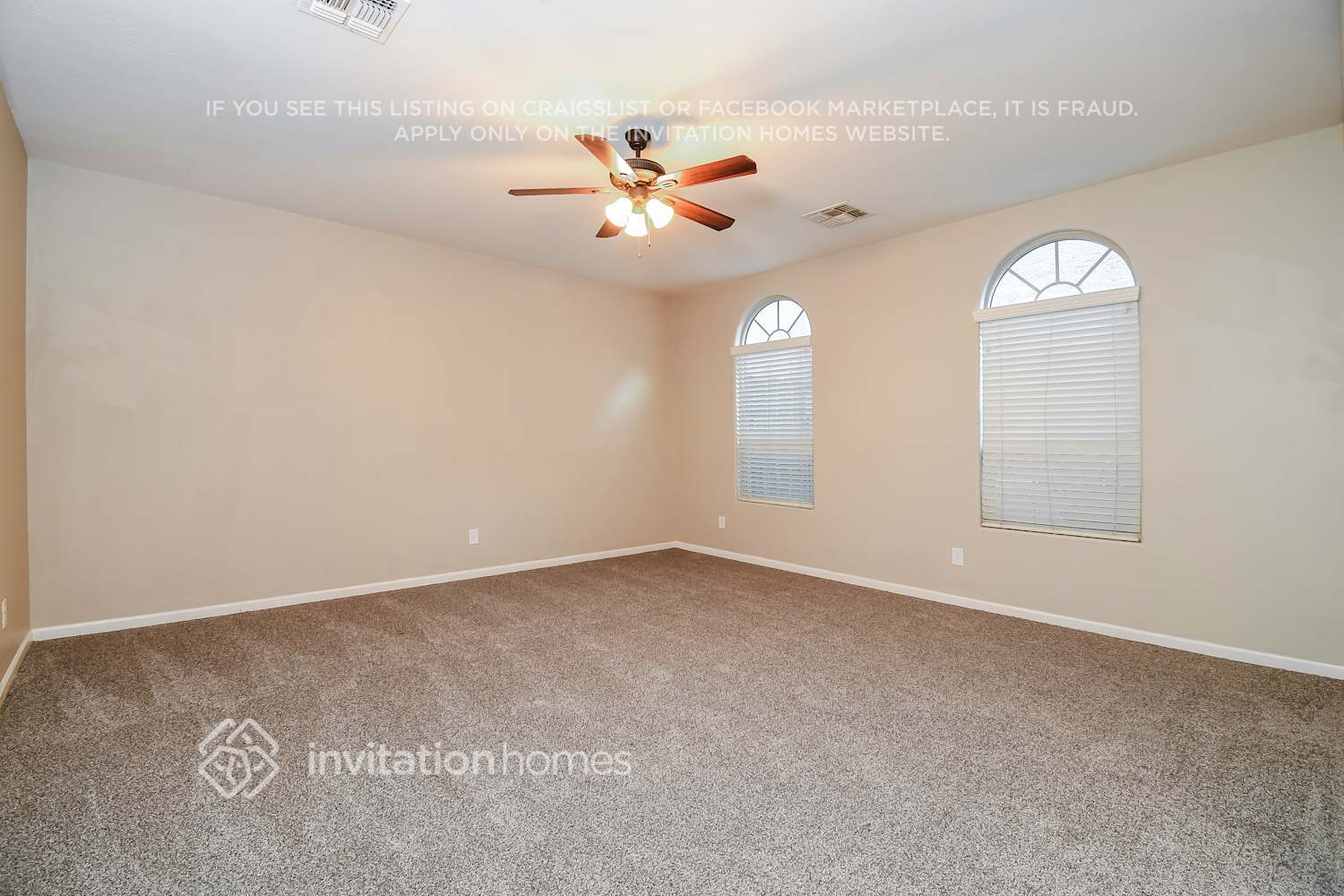 Building Photo - 1404 S Ponderosa Dr