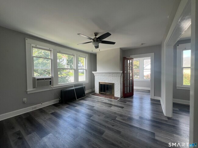 Building Photo - 385 Savin Ave