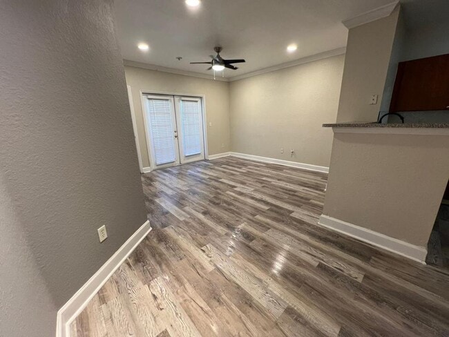 Building Photo - 202 E South St