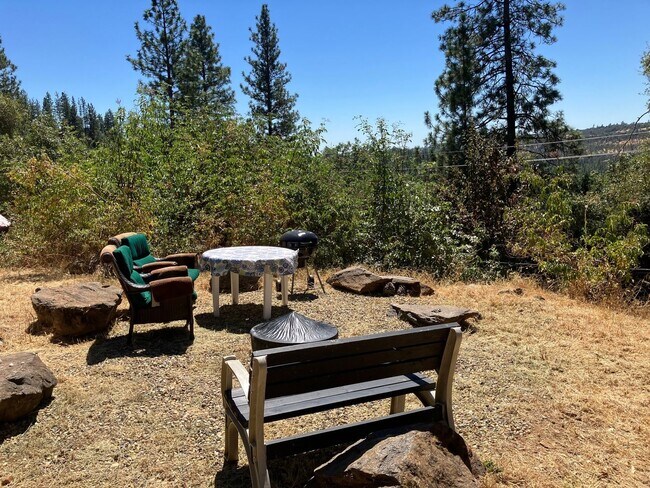 Building Photo - 20719 Ponderosa Way