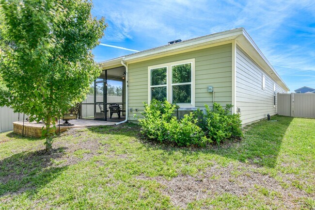 Building Photo - Beautiful 2 Bedroom, 2 Bathroom Home in St. Augustine Lakes