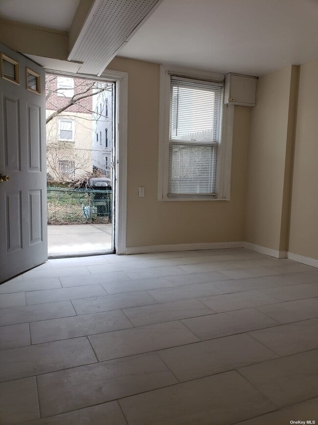 Building Photo - 22-13 41st St