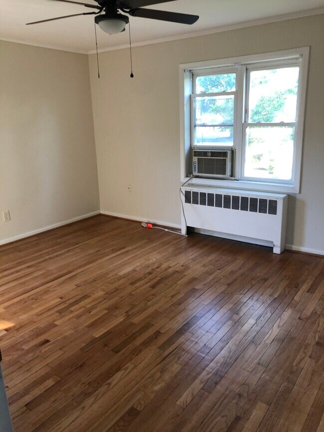 Building Photo - 2036 Westfield Terrace