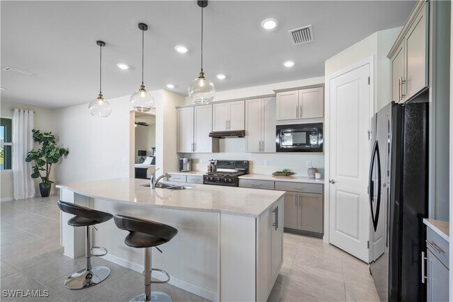 Building Photo - 42983 Wiregrass Ln