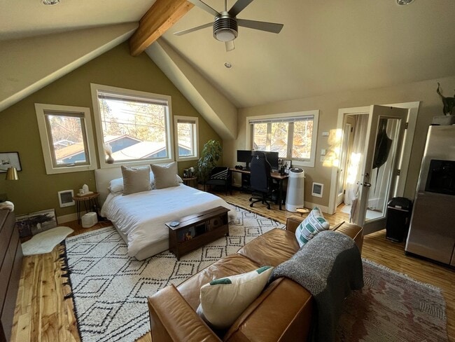 Building Photo - 1635nw2