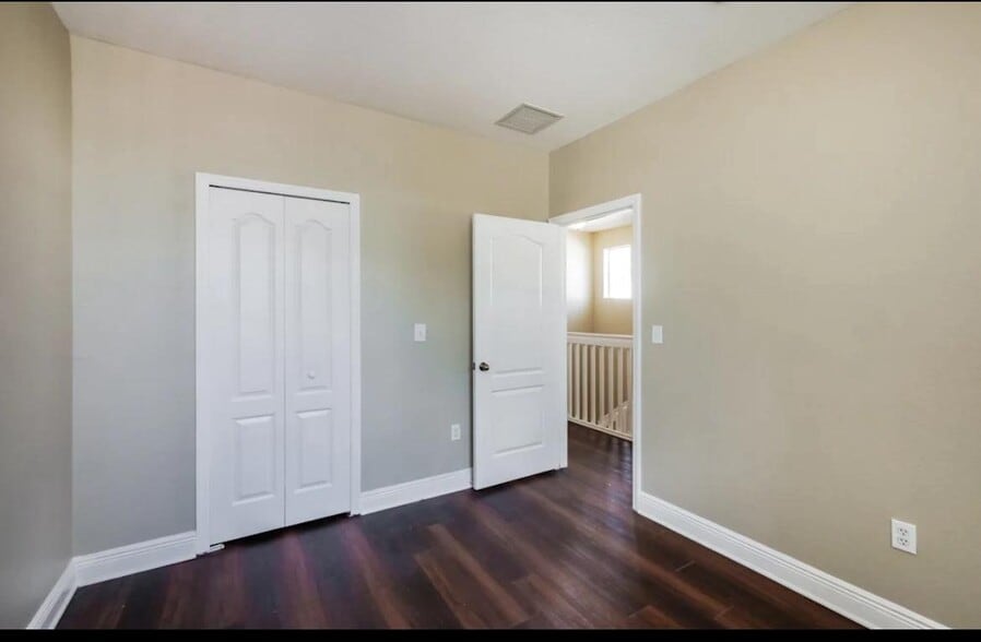 Building Photo - 3720 SW 69th Ave