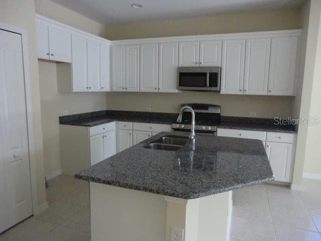 Building Photo - 4932 Maymont Park Cir