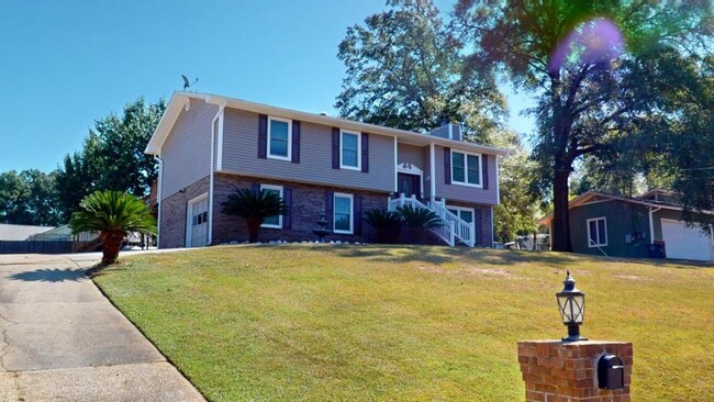 Building Photo - 110 Oakland Dr