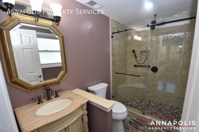 Building Photo - 1195A Bayview Vista-