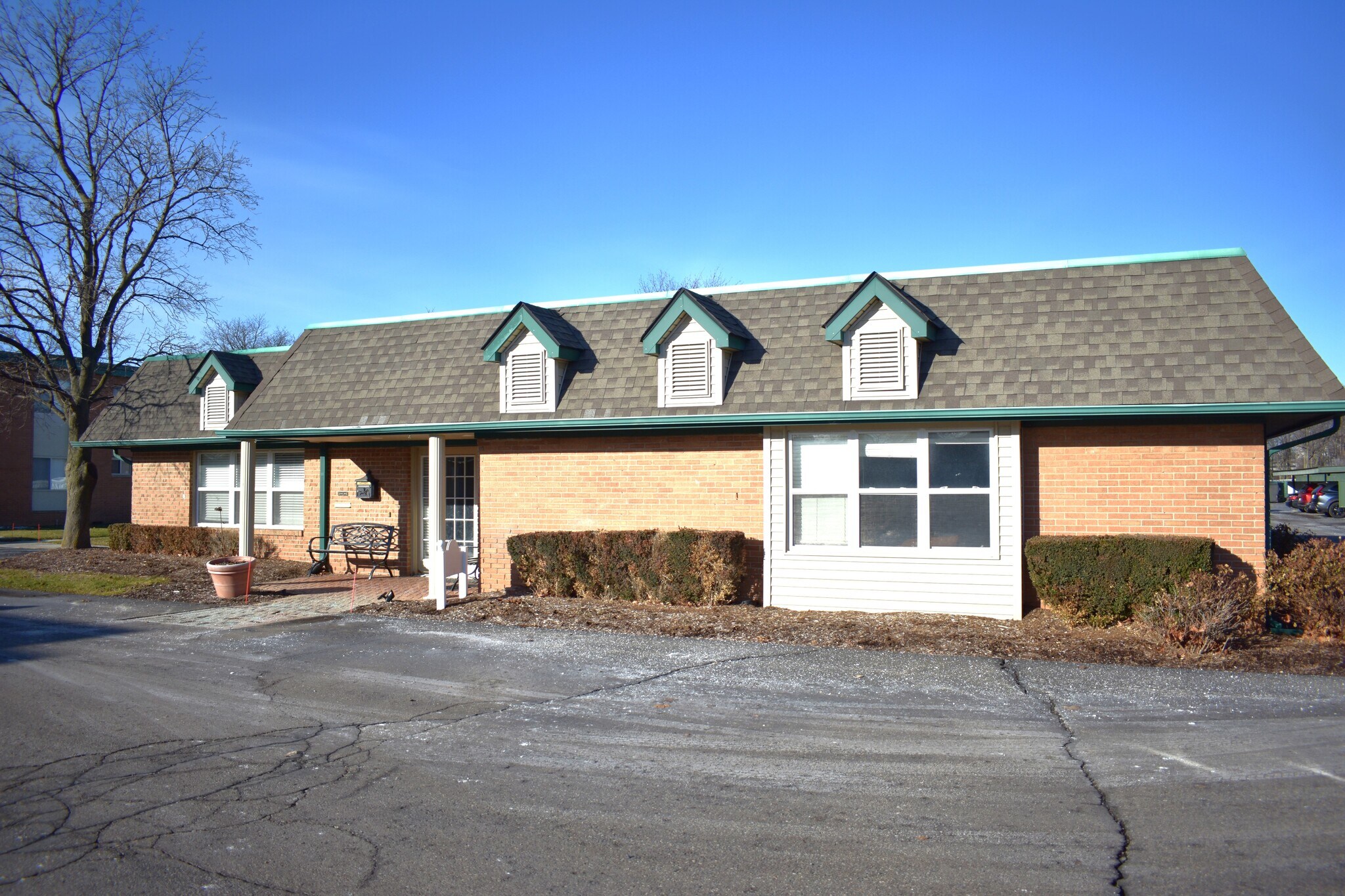 Clubhouse Office - 1954 Axtell Dr