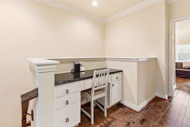 Building Photo - 15 Crocus Petal St