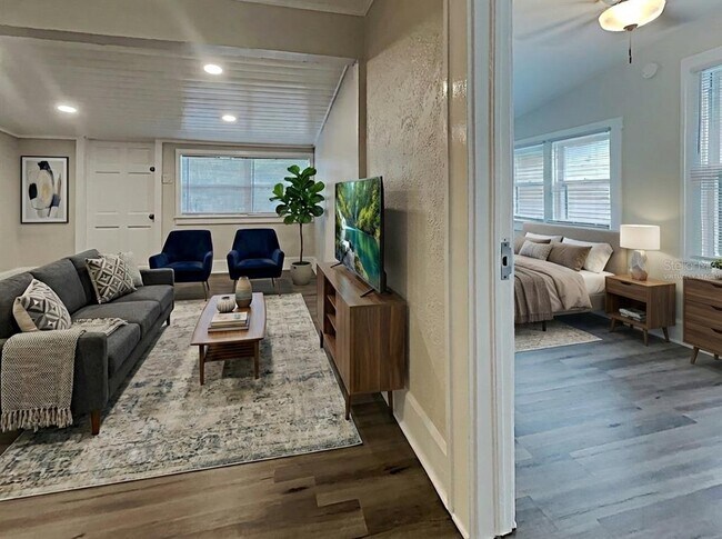 Building Photo - 3734 Burlington Ave N