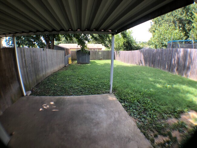 Building Photo - S Elm Ct Duplex