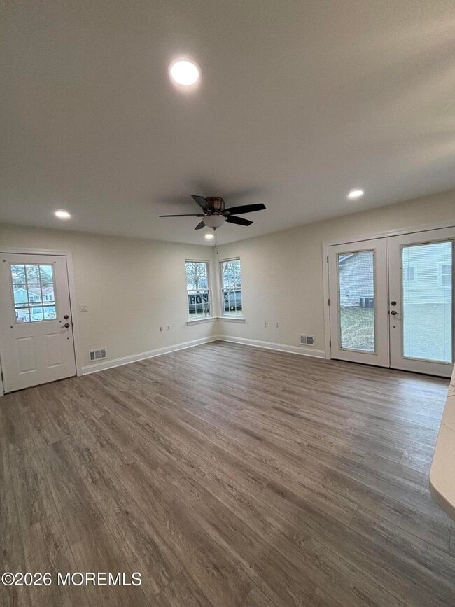 Building Photo - 2 Sheffield Pl