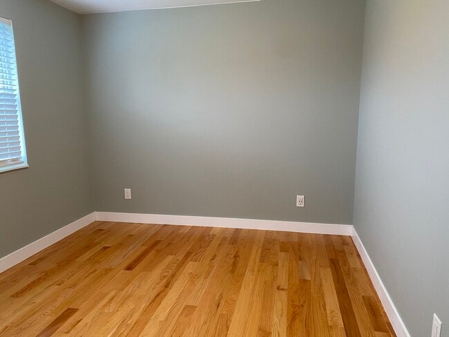 Building Photo - 27 Lees River Dr