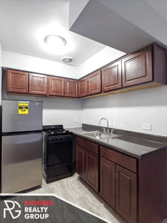 Cat friendly apartment in Edgwater 1040 W Hollywood Ave Chicago IL