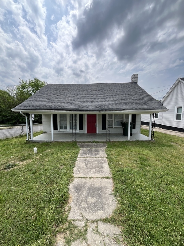 Primary Photo - 1003 Locke St