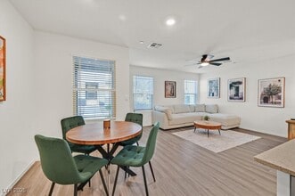 Building Photo - 1906 Arietta Vista Street