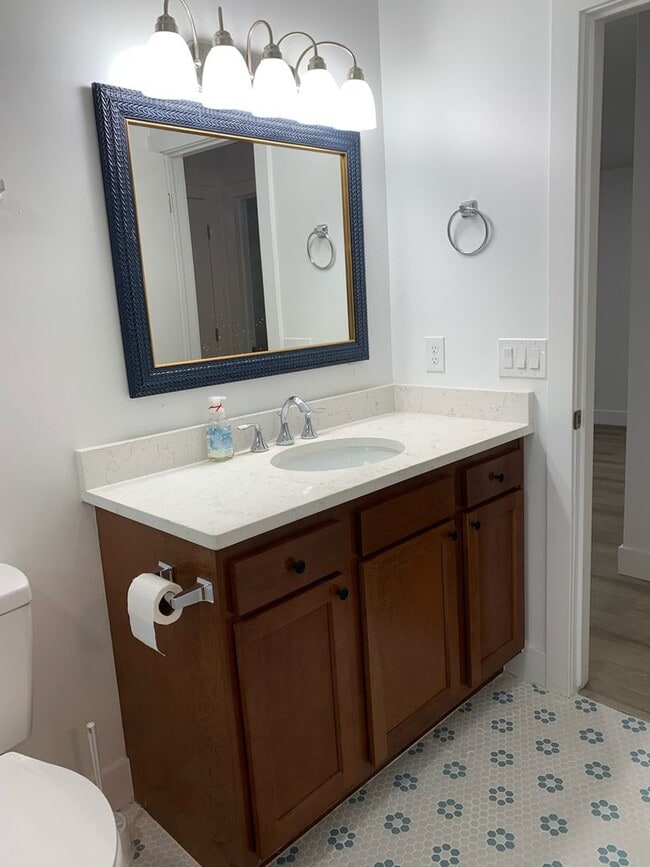 Building Photo - Cozy 4 bedroom 2 bath home in Woods Cross