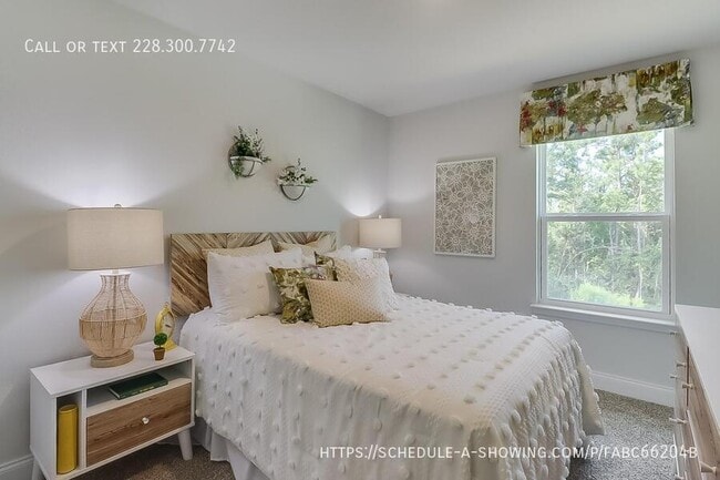 Building Photo - 12277 Sinclair Dr
