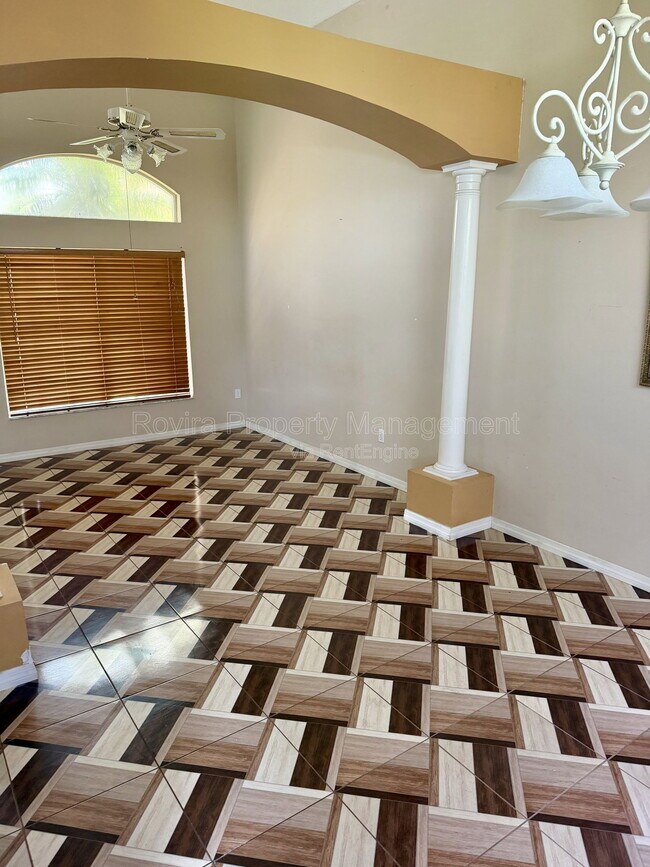 Building Photo - 1501 Chevington Ct