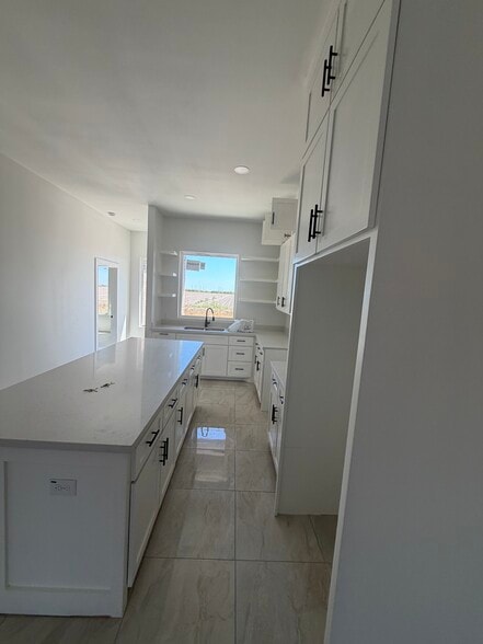 Building Photo - 4410 Escondido Ln S