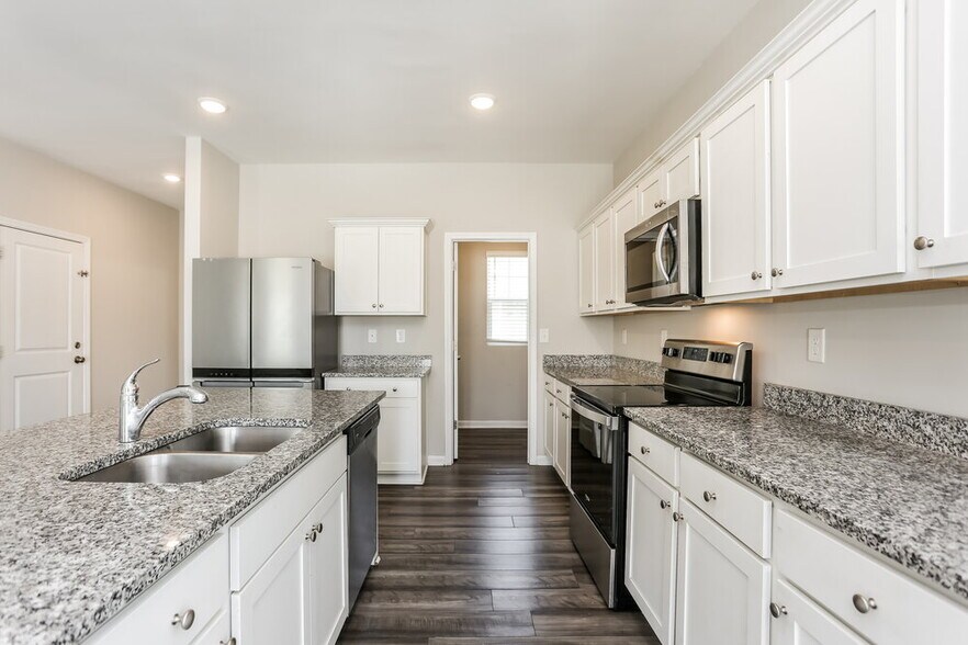 Building Photo - 4064 Kendrick Cir