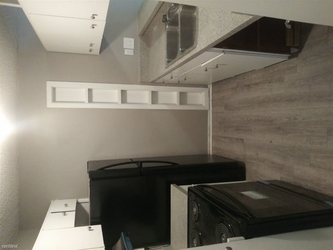 Building Photo - 1 br, 1 bath Apartment - Osprey Apartments